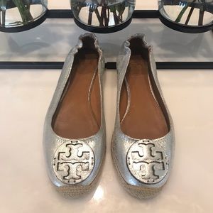 Tory Burch Reva Metallic Silver Espadrille- size 7